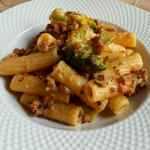 VeggoFix Meaty plant-based mince pasta