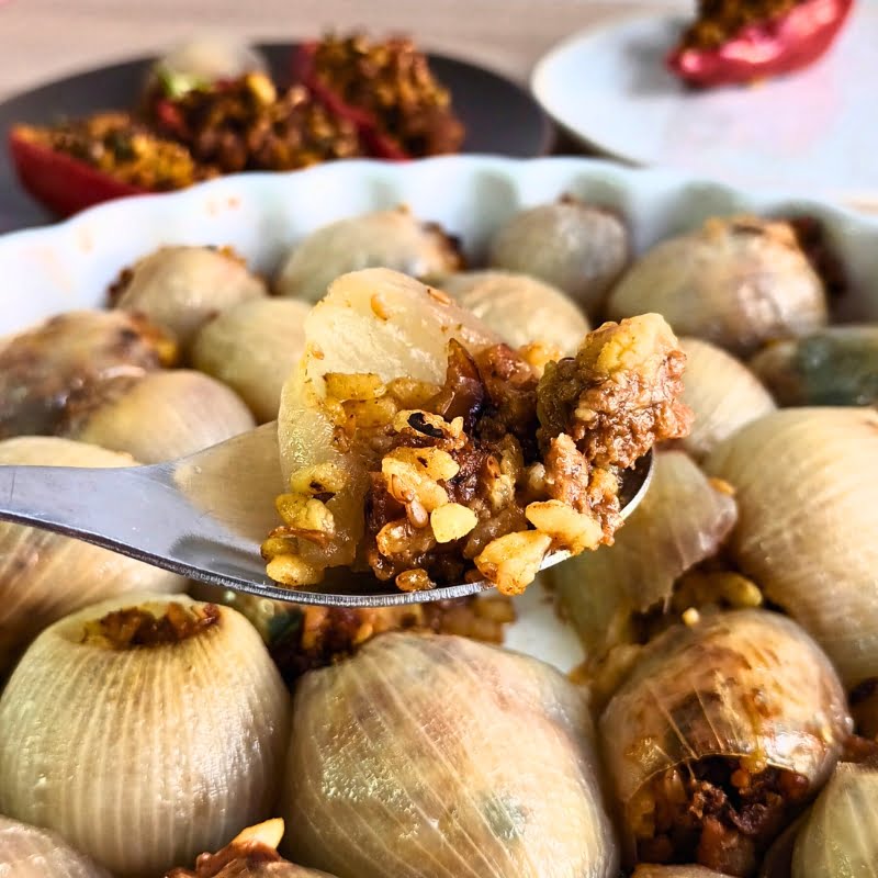 Easy Vegan Stuffed Onions